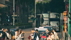 Crowds at the Crossing